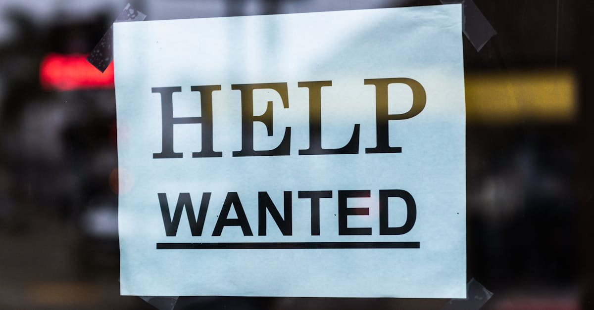 How Algorithmic Homogeneity Traps Candidates
