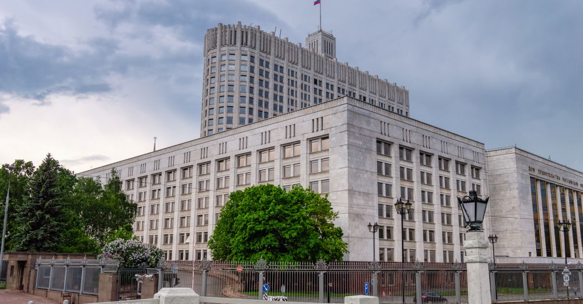 Government Halts Anthropic's Advanced AI Model Over Security Concerns