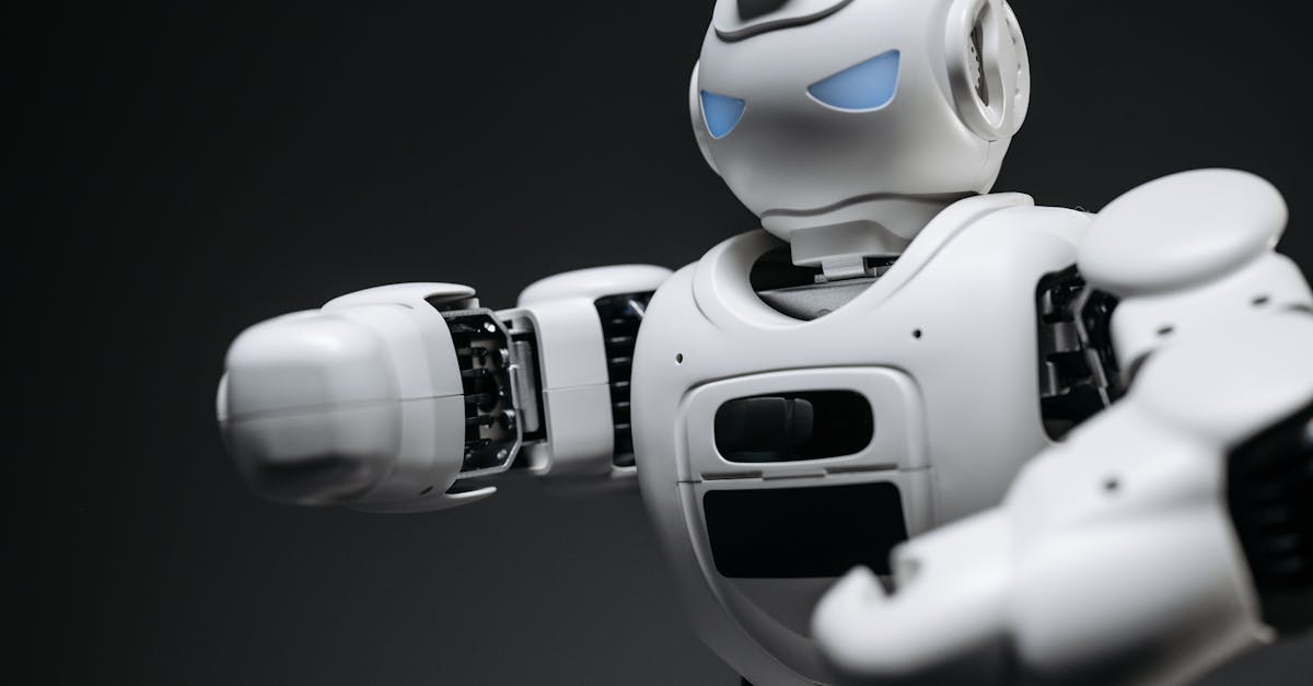 Manufacturing's Digital Divide: When to Deploy Simulation vs. Digital Twins